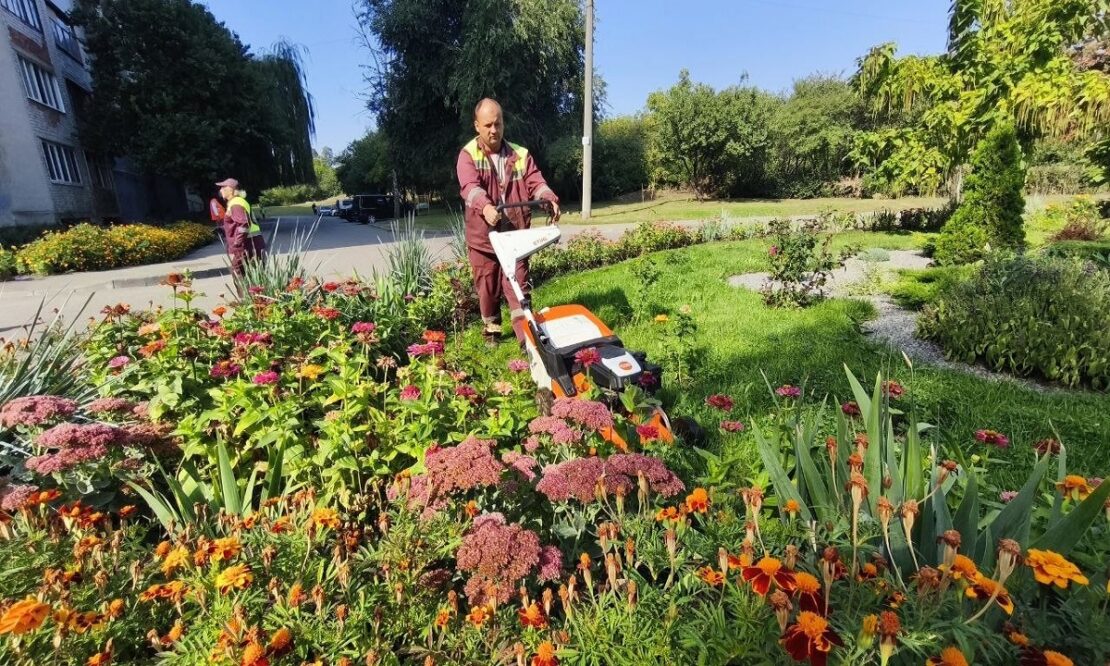 Харківські комунальники почали готуватися до наступного сезону озеленення (фото)