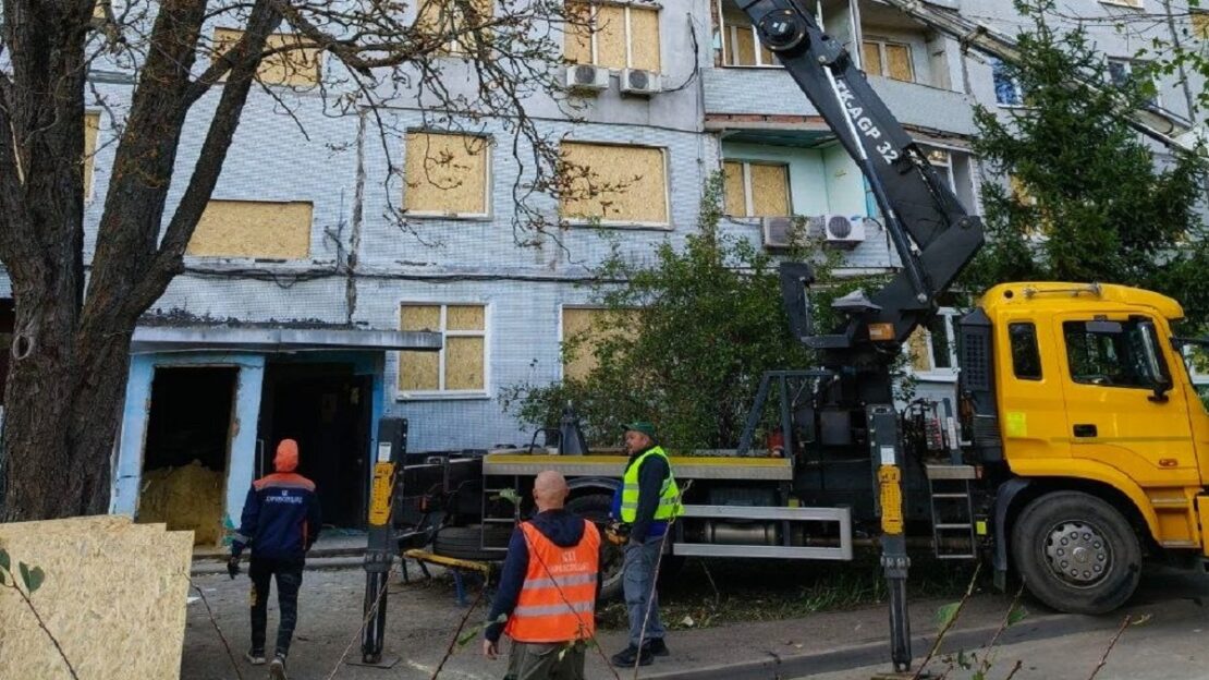 У Харкові продовжують ліквідувати наслідки ворожих атак