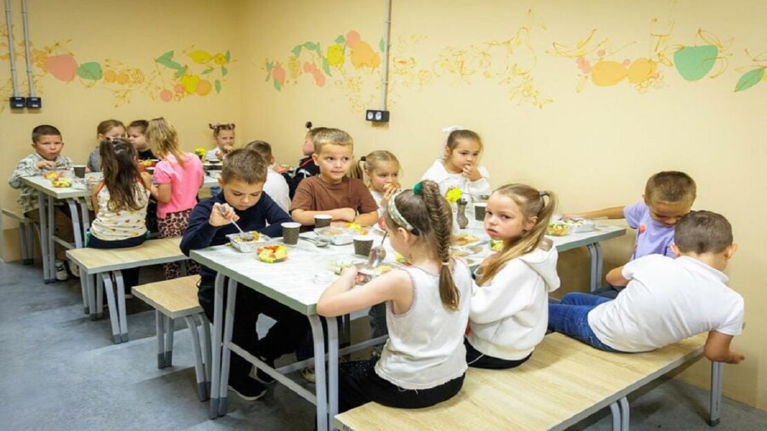 Школярів Харківщини забезпечують корисним та здоровим харчуванням