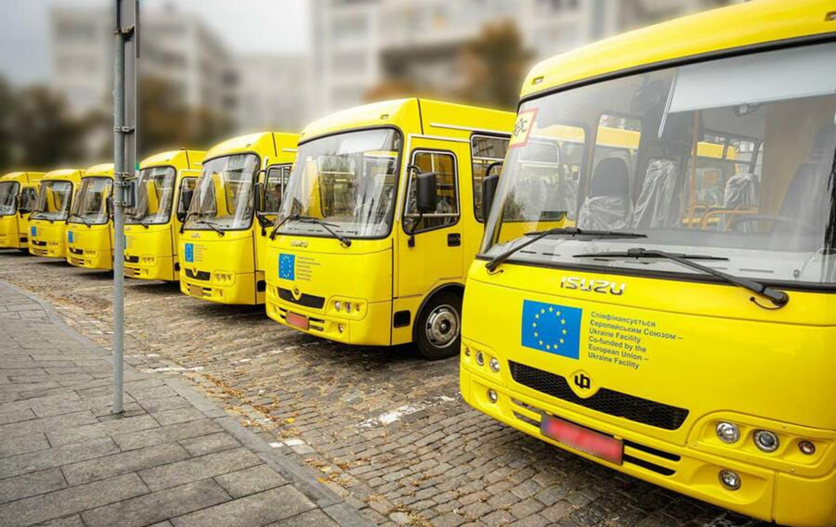 Навчальні заклади Харківщини отримали нові автобуси