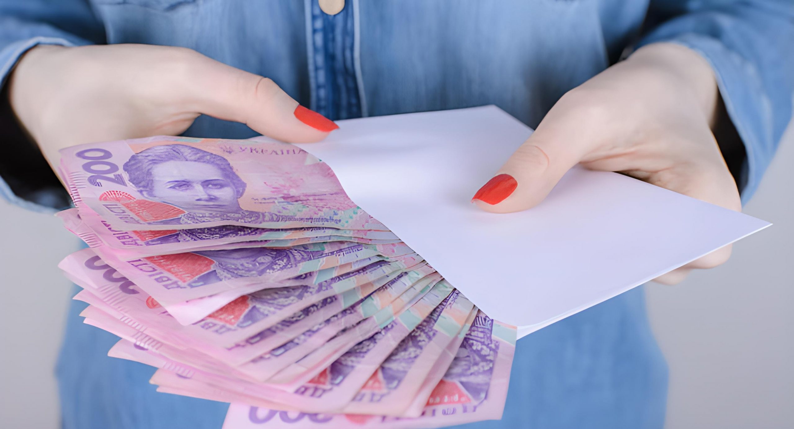 Педагоги на прифронтових територіях отримуватимуть доплату 2 600 грн