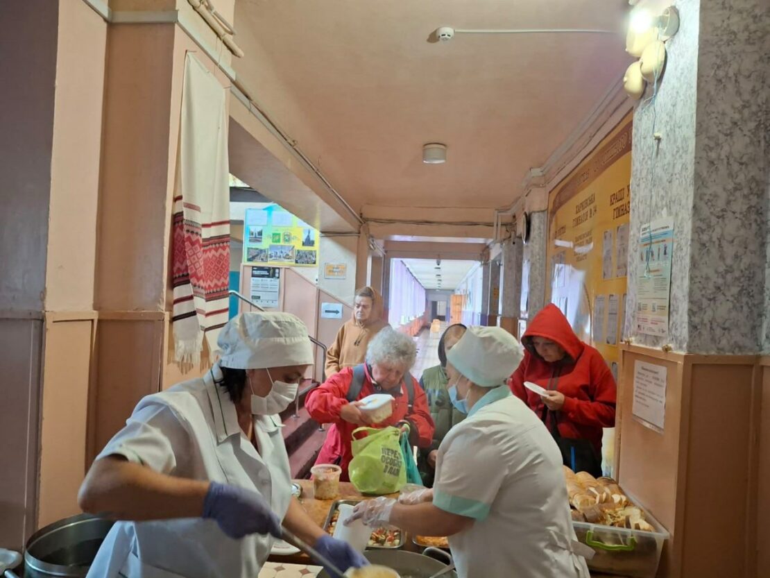 В Основ’янському районі працюють пункти видачі гарячого харчування (фото)