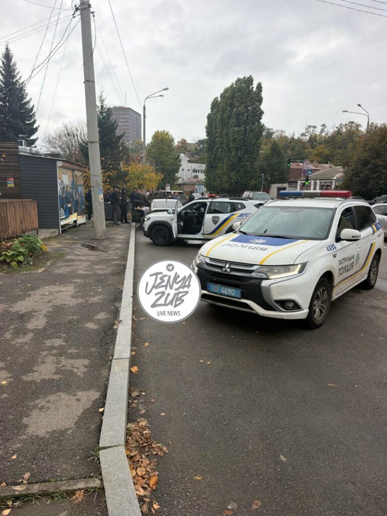 У Харкові водії влаштували стрілянину на дорозі (фото)