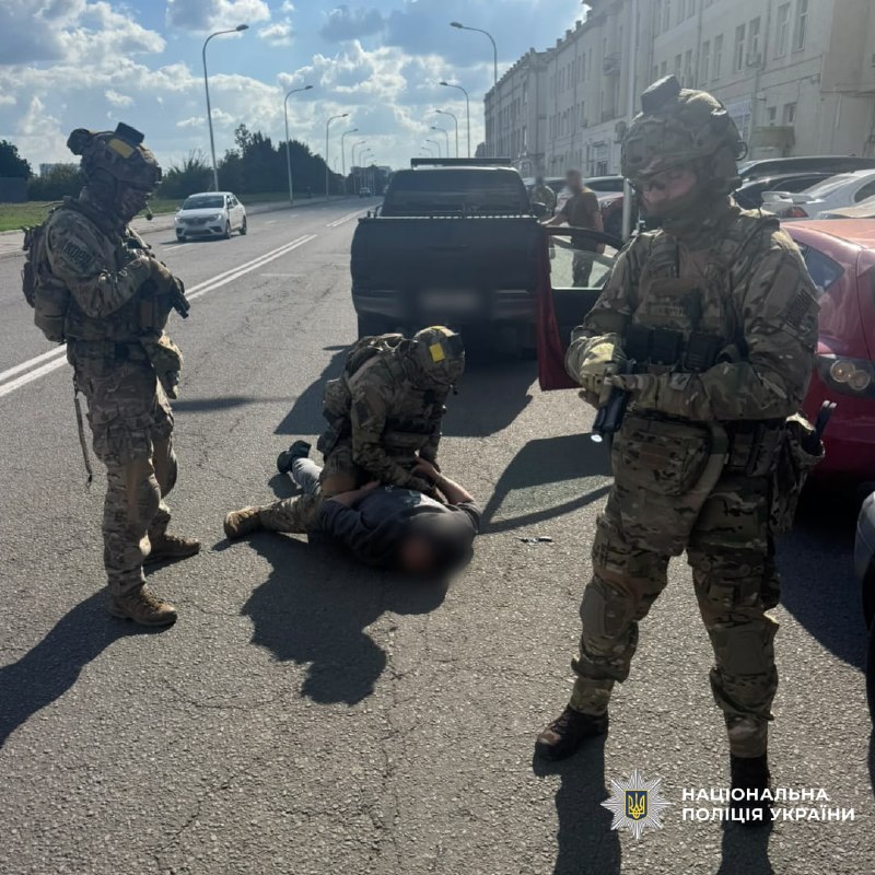 У Харкові двоє військових за гроші обіцяли зняти чоловіка з обліку (фото)