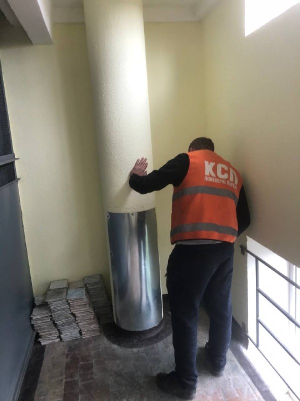 У Харкові закрили понад 140 вікон після обстрілів (фото)