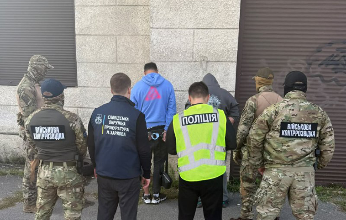 У Харкові військові за гроші обіцяли зняти чоловіка з обліку