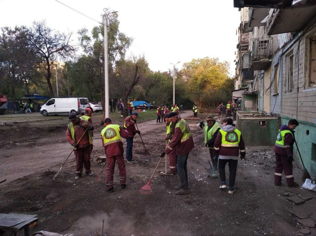 У Слобідському районі завершують ліквідацію наслідків обстрілу (фото)