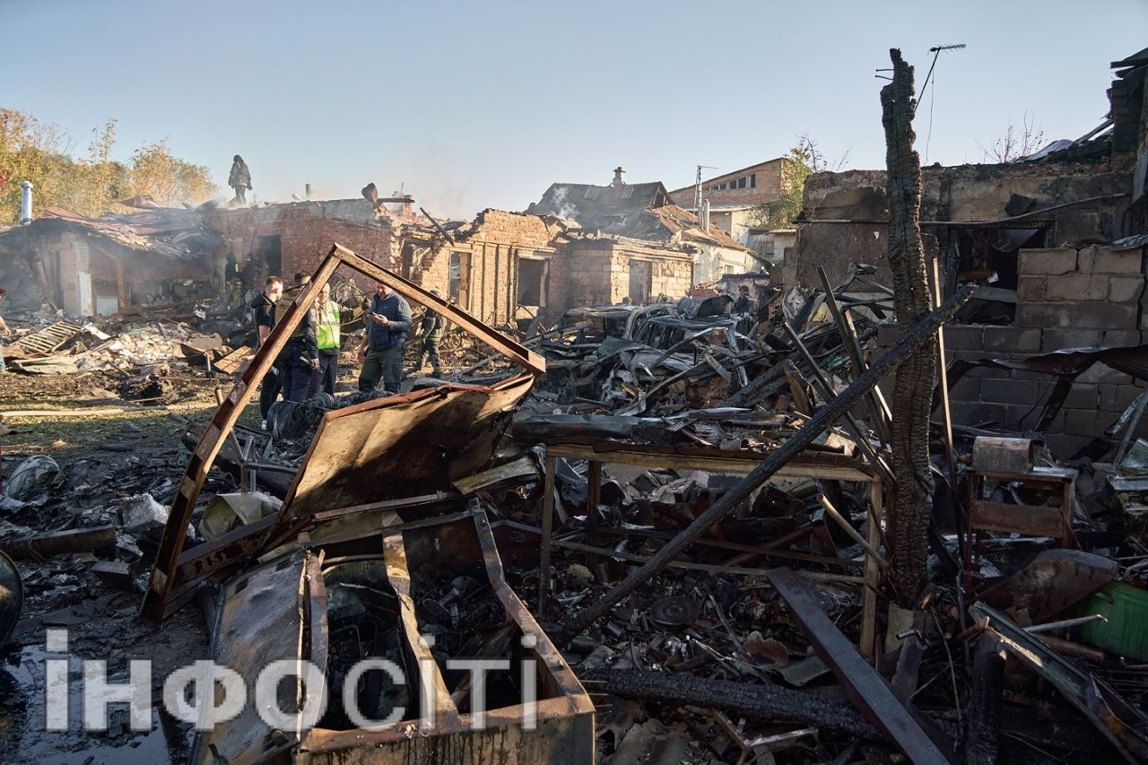 У Харкові внаслідок ворожого авіаудару загинула жінка (фото)