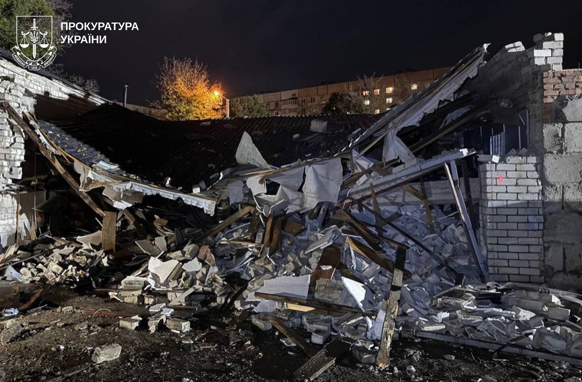 Наслідки ворожих ударів по Новобаварському району Харкова