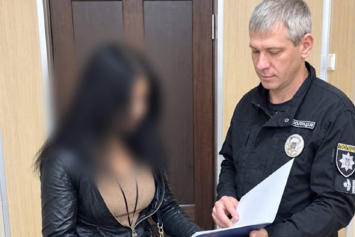 Жителька Харкова знущалася над сином-інвалідом